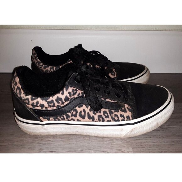 Vans - Picture 1 of 10